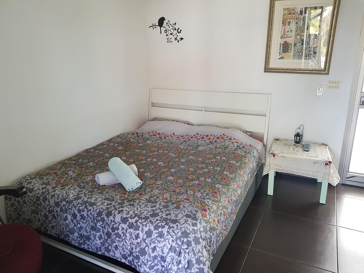 A Pastoral B & B Giv'at Ada 外观 照片